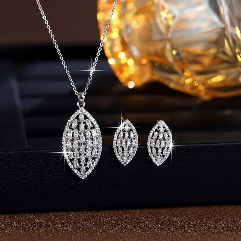 2-teiliges luxuriöses, elegantes Set aus Halskette und Ohrringen für Damen